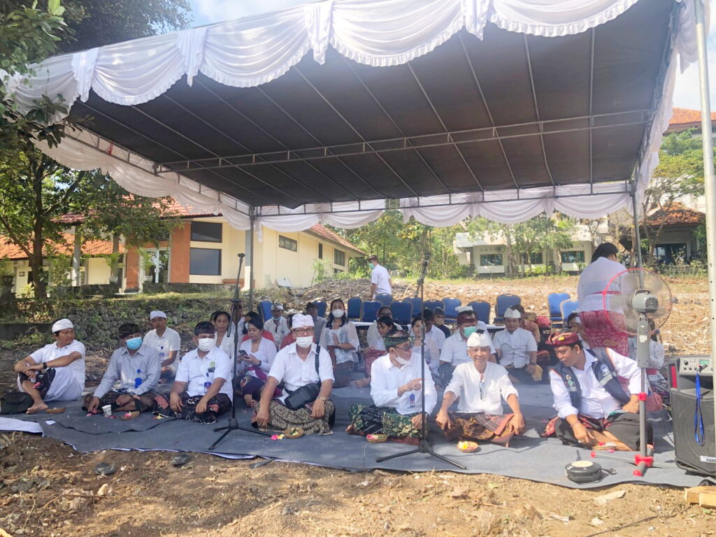 Peletakan Batu pertama Pembangunan Gedung Dekanat Fakultas Kelautan dan Perikanan I Wayan Nuarsa